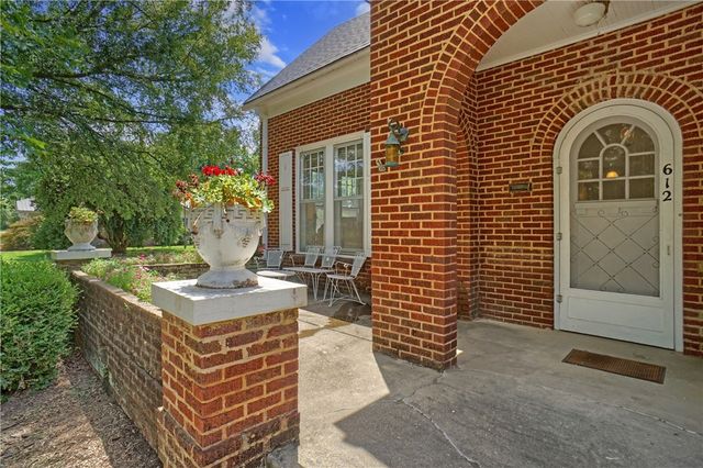 612 S Commerce Avenue, Russellville, AR 72801