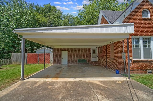 612 S Commerce Avenue, Russellville, AR 72801