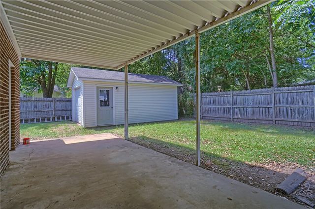 612 S Commerce Avenue, Russellville, AR 72801