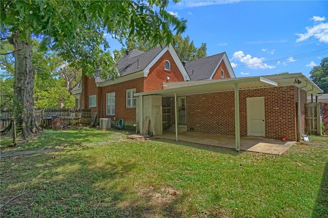 612 S Commerce Avenue, Russellville, AR 72801