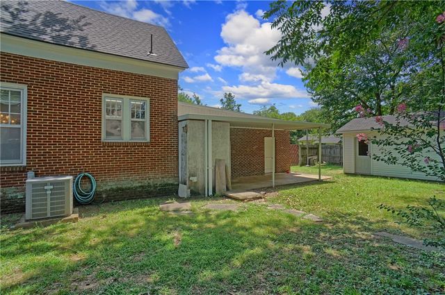 612 S Commerce Avenue, Russellville, AR 72801