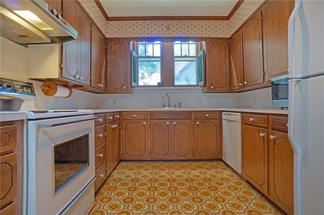 612 S Commerce Avenue, Russellville, AR 72801