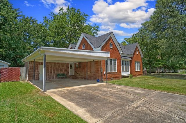 612 S Commerce Avenue, Russellville, AR 72801