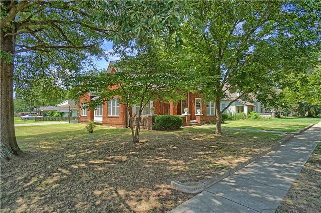 612 S Commerce Avenue, Russellville, AR 72801