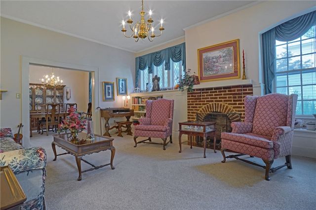 612 S Commerce Avenue, Russellville, AR 72801