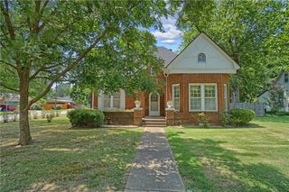 612 S Commerce Avenue, Russellville, AR 72801