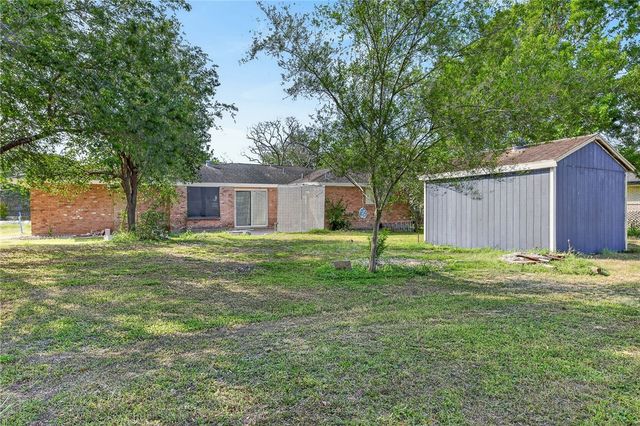 3901 Leonard Dr, Corpus Christi, TX 78410