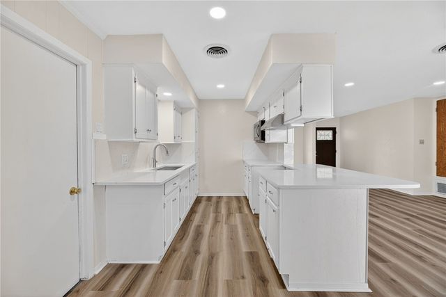 3901 Leonard Dr, Corpus Christi, TX 78410