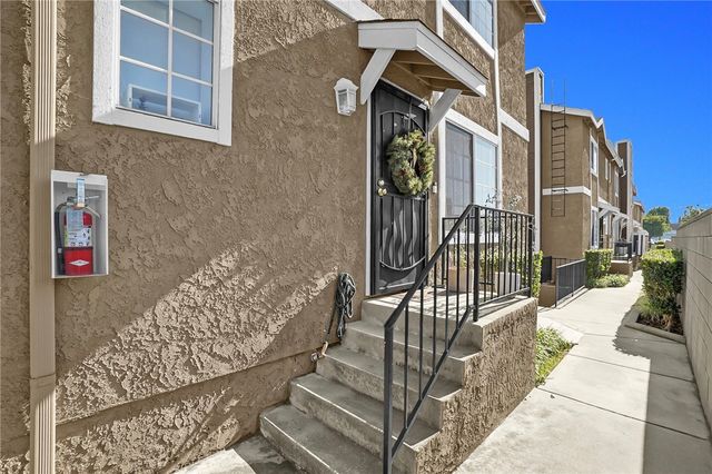 1304 S Mayflower Avenue A, Monrovia, CA 91016