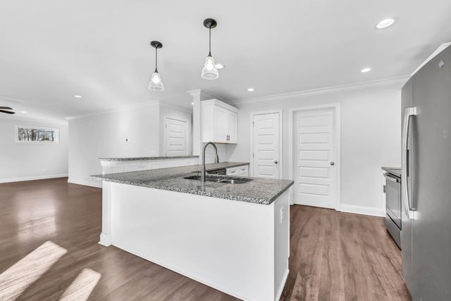 2320 Bearden Rd, Clarksville, TN 37043