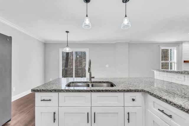 2320 Bearden Rd, Clarksville, TN 37043