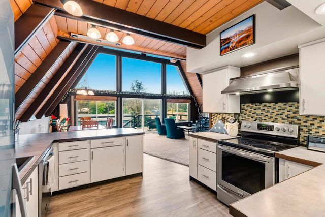 3803 Rainbow Dr, Loon Lake, WA 99148