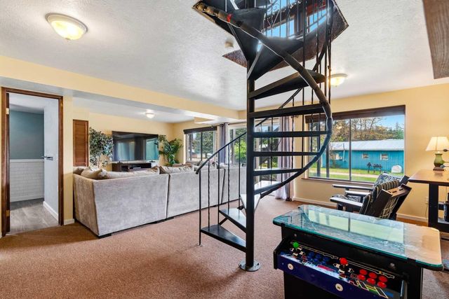 3803 Rainbow Dr, Loon Lake, WA 99148