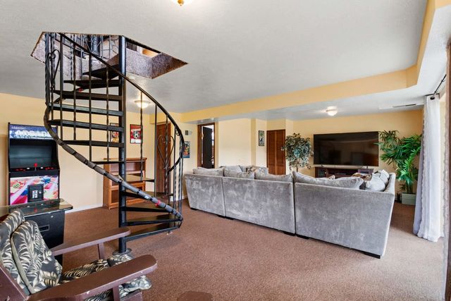 3803 Rainbow Dr, Loon Lake, WA 99148