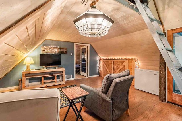 3803 Rainbow Dr, Loon Lake, WA 99148