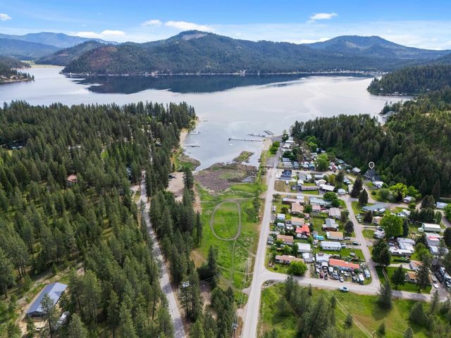 3803 Rainbow Dr, Loon Lake, WA 99148