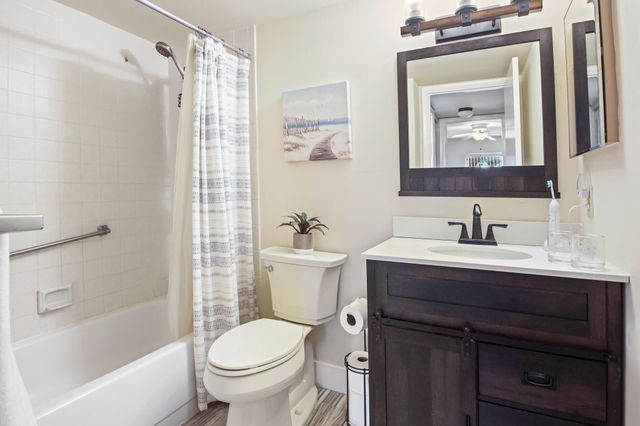 321 Pine Ridge Circle C-2, Greenacres, FL 33463