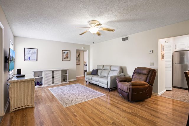 321 Pine Ridge Circle C-2, Greenacres, FL 33463