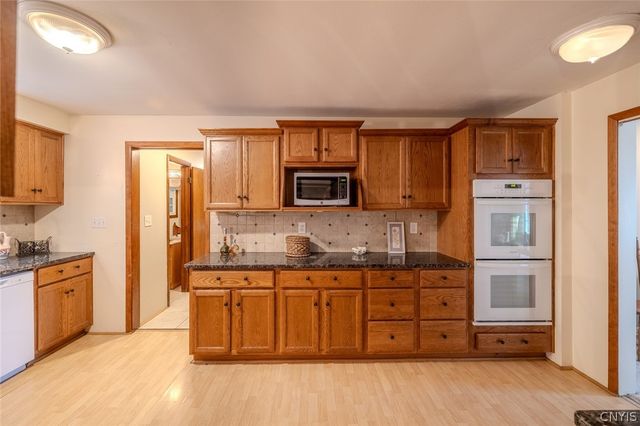 100 Highridge Drive, Syracuse, NY 13215