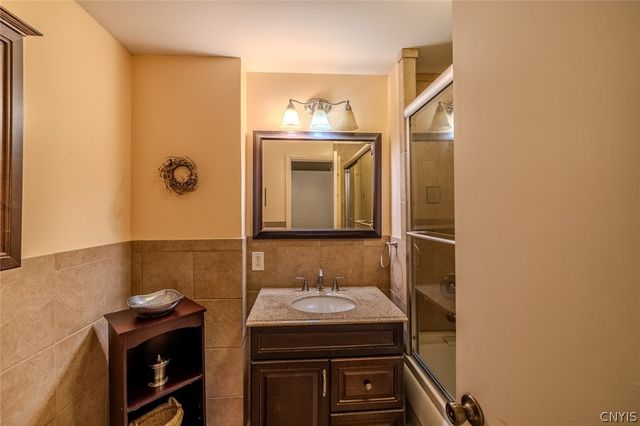 100 Highridge Drive, Syracuse, NY 13215