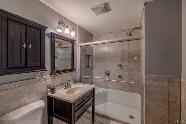 100 Highridge Drive, Syracuse, NY 13215