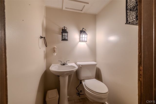 100 Highridge Drive, Syracuse, NY 13215