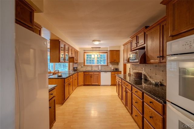100 Highridge Drive, Syracuse, NY 13215