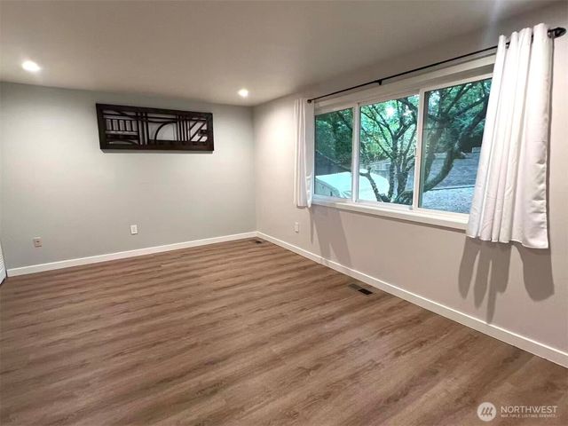 8430 SE 45th Street, Mercer Island, WA 98040