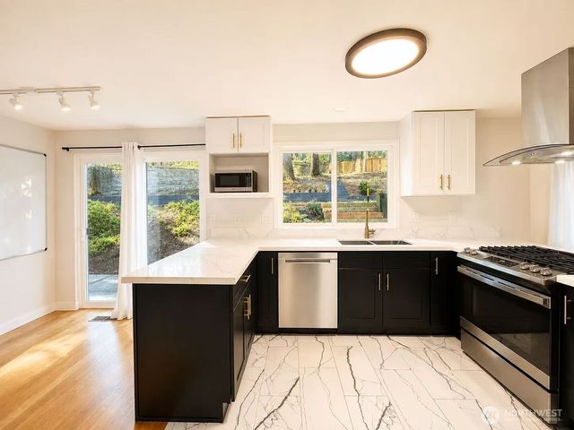 8430 SE 45th Street, Mercer Island, WA 98040