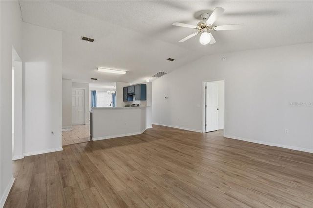 372 LAKE DAISY CIR, Winter Haven, FL 33884