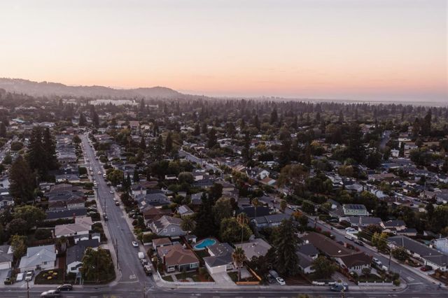 2930 Jefferson Avenue, Redwood City, CA 94062
