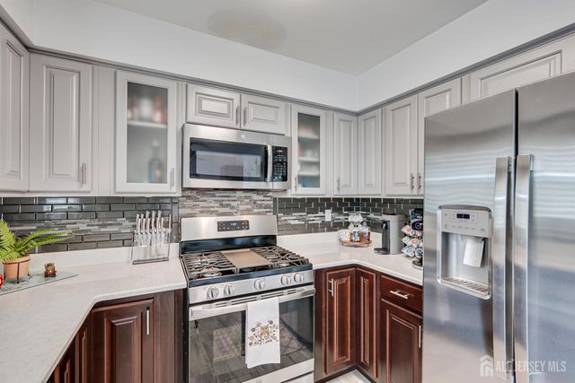 87 Brookview Circle, Jamesburg, NJ 08831