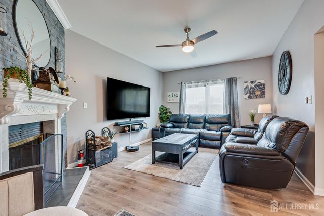 87 Brookview Circle, Jamesburg, NJ 08831