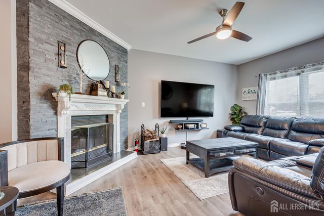 87 Brookview Circle, Jamesburg, NJ 08831