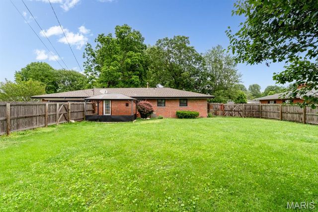232 Springdale Drive, Belleville, IL 62223