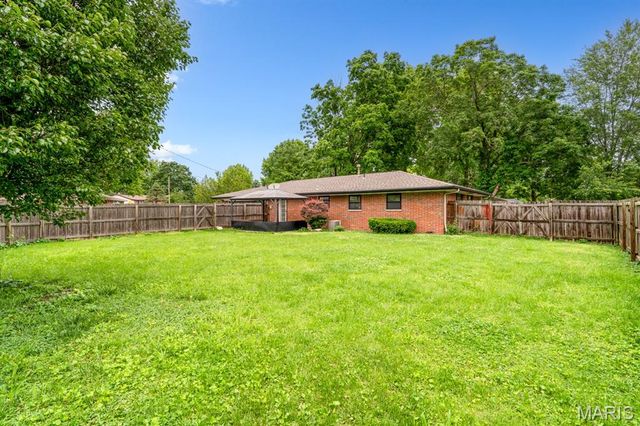 232 Springdale Drive, Belleville, IL 62223
