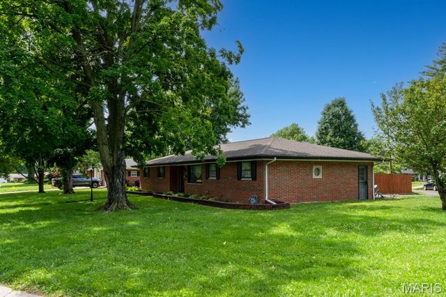 232 Springdale Drive, Belleville, IL 62223