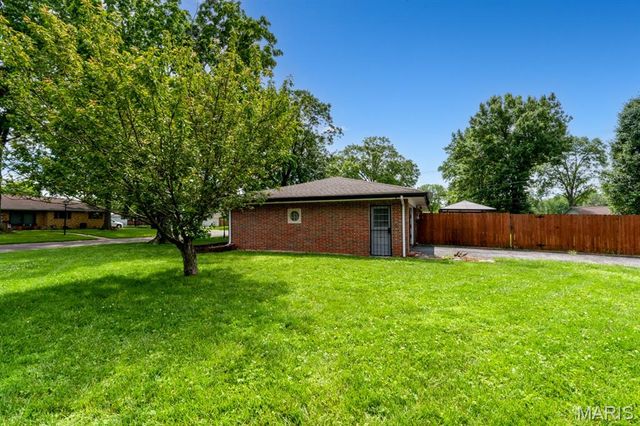 232 Springdale Drive, Belleville, IL 62223
