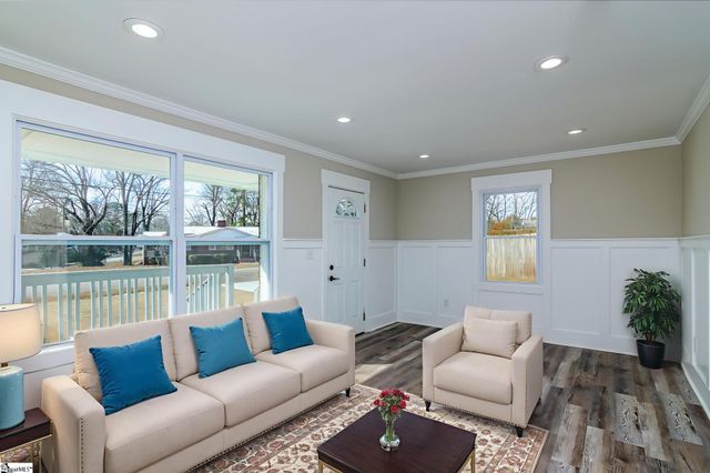 49 Tuskegee Avenue, Greenville, SC 29607