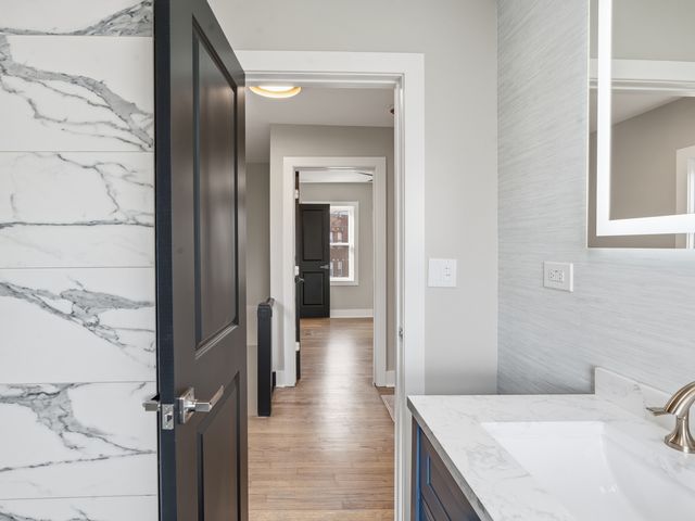 600 E 87th Place, Chicago, IL 60619