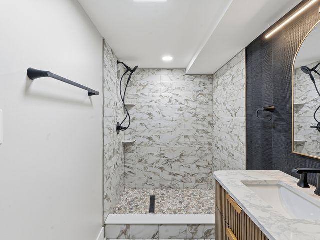 600 E 87th Place, Chicago, IL 60619