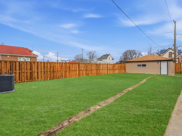 600 E 87th Place, Chicago, IL 60619