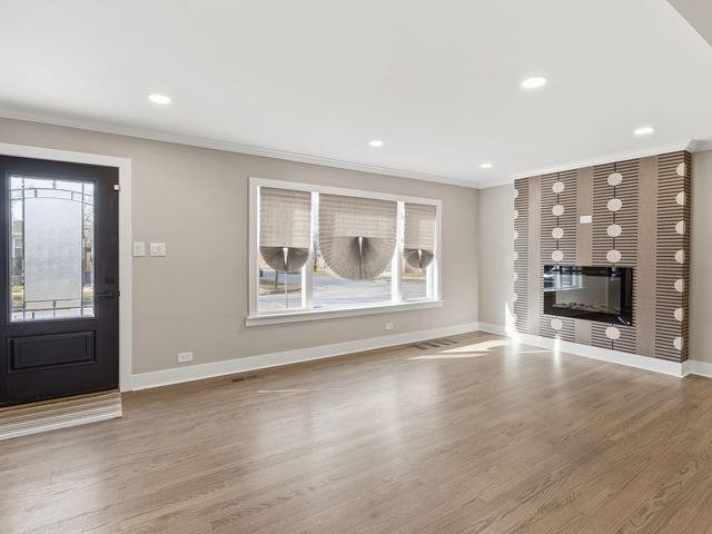 600 E 87th Place, Chicago, IL 60619