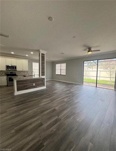 7614 Bristol CIR, Naples, FL 34120
