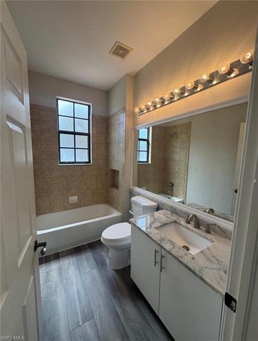 7614 Bristol CIR, Naples, FL 34120
