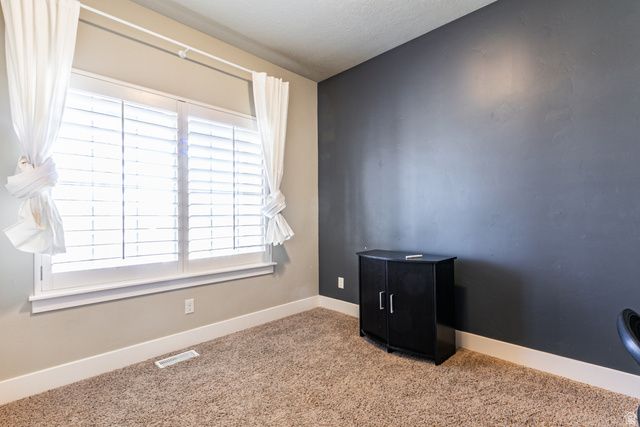 5297 W RANCHES PARK LN, West Jordan, UT 84081