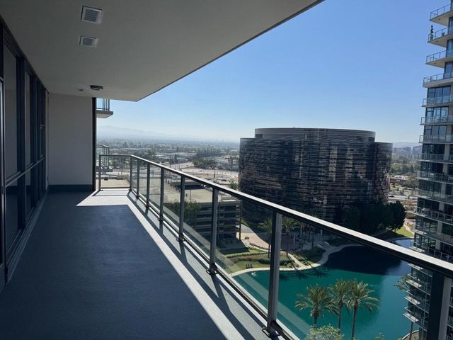 9 Macarthur Place, Santa Ana, CA 92707