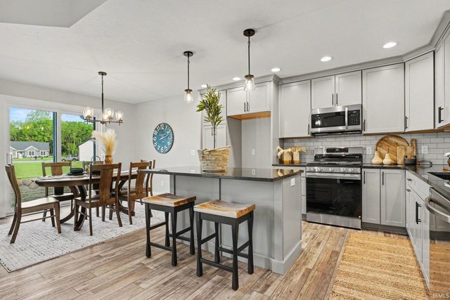 58547 Woodfield View, Elkhart, IN 46517