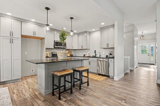 58547 Woodfield View, Elkhart, IN 46517
