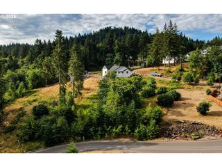 995 S 67th St, Springfield, OR 97478